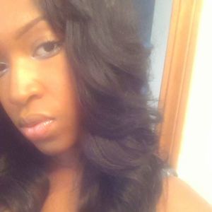 Meet your Posher, Raquel