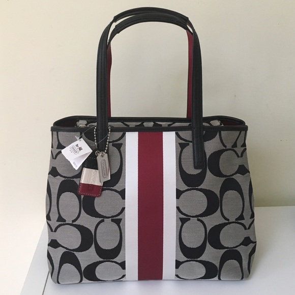 COACH HAMPTONS SIGNATURE STRIPE MEDIUM TOTE