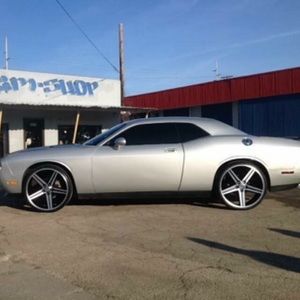 Meet your Posher, Lorie