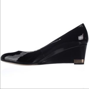 Tory Burch Gorgeous black wedge. Flash sale 👠🌟