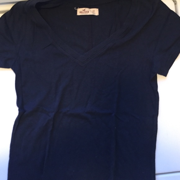 Navy blue hollister V-neck tshirt NWOT