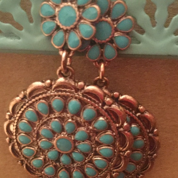 Jewelry - Picture 1 of 1