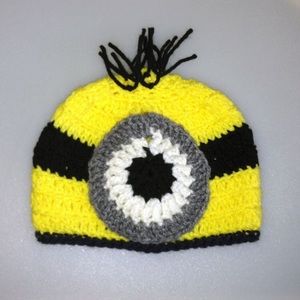 Crocheted minion hat NWT