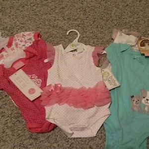 Onesie lot all brand new with tags 0-3 months