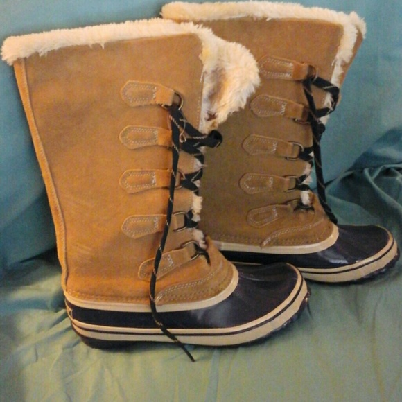 Sports boots