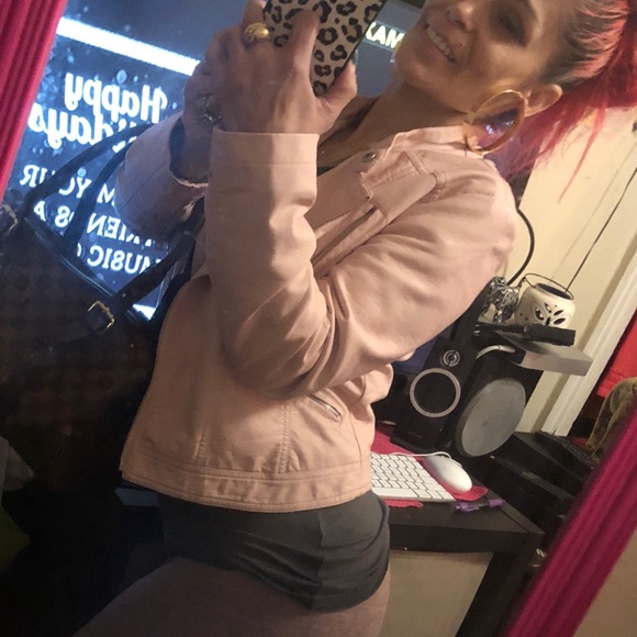 Meet your Posher, Francine - Picture 3 of 5