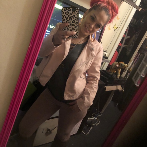 Meet your Posher, Francine - Picture 5 of 5