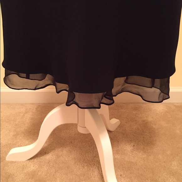 Classy Black Dress - Picture 3 of 4