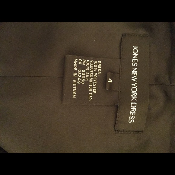 Classy Black Dress - Picture 4 of 4