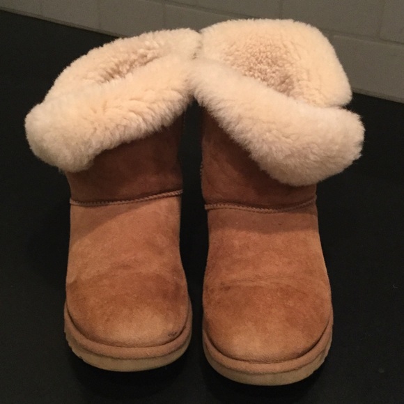UGG Button bailey boot