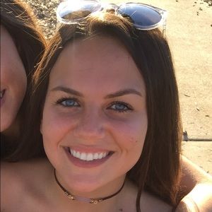 Meet your Posher, Chloe