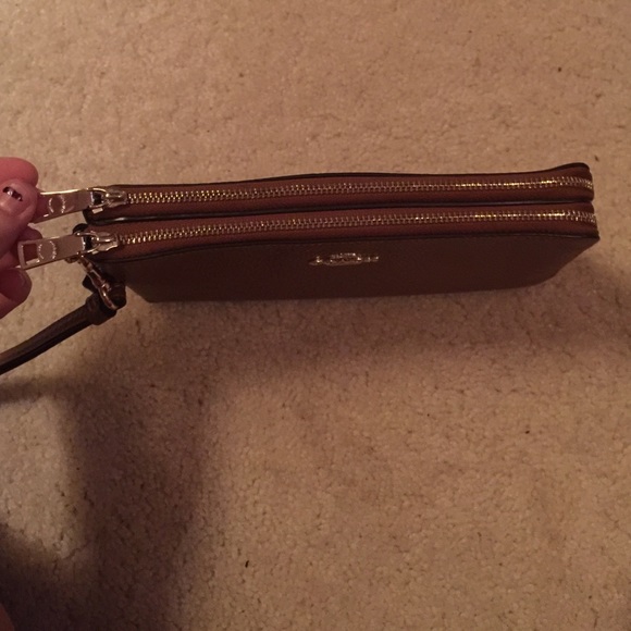 (Brown)Coach double zipper wristlet/wallet - Picture 4 of 4