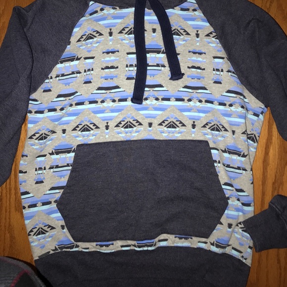 Aztec-pattern Pullover - Picture 2 of 4