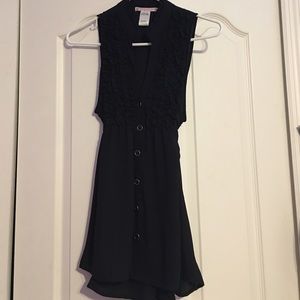 Ruffled Sleevless Top