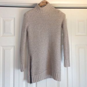 Banana republic light gray wool sweater
