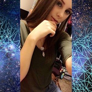 Meet your Posher, Jenav