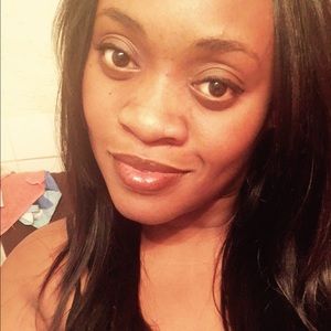 Meet your Posher, Latoya