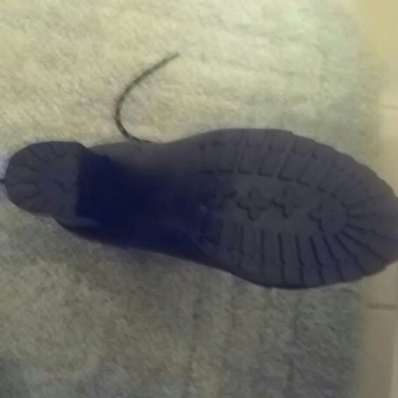 Boots.   NWOT - Picture 3 of 3