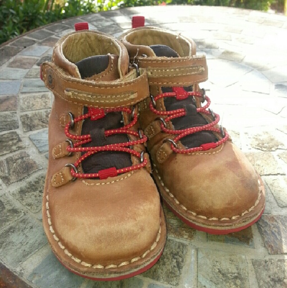 Stride Rite Medallion Boot Size 8