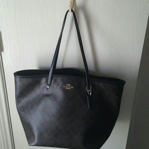 Coach Signature Large Tote