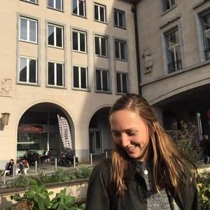 Meet your Posher, Julia