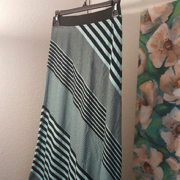 Cato Girls Size Medium/8 Long Skirt