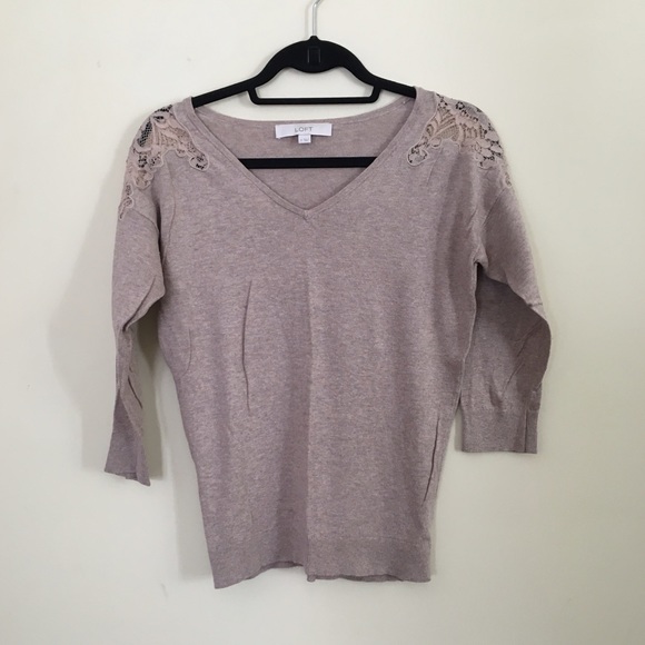 ⭐️ Beige cold shoulder sweater with lace