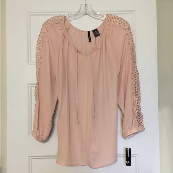 NWT New Directions Blush Blouse with lace. Size XL