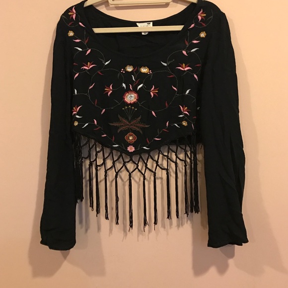 LA Hearts Long Sleeve Fringe Crop Top