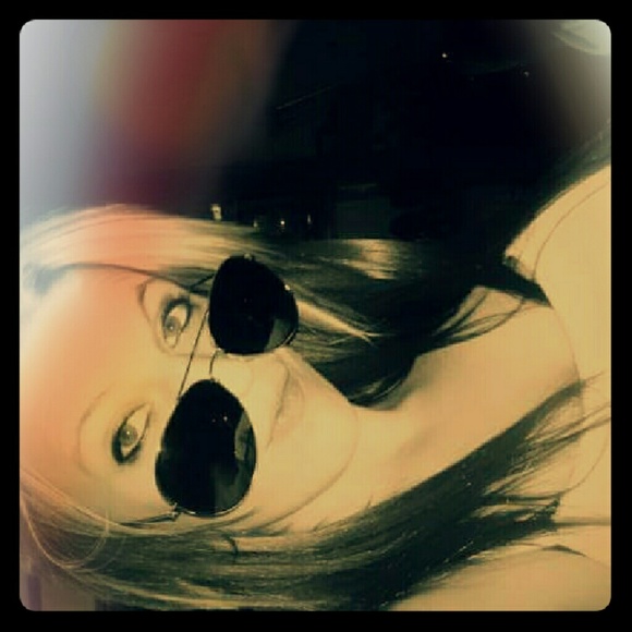 Meet your Posher, Stephanie - Picture 1 of 1