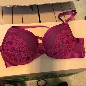 NWOT VICTORIA SECRET PUSH-UP