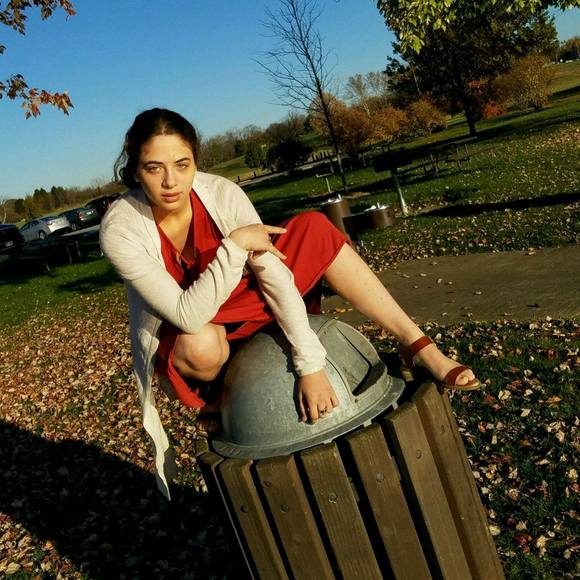 Meet your Posher, Elisa