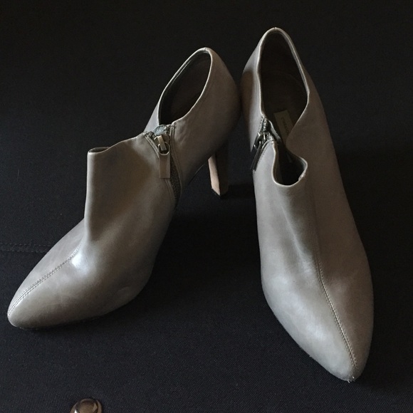 Grey booties - Picture 1 of 4