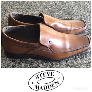Host Pick!! 🎉🎉1/16 Steve Madden Men's loafer