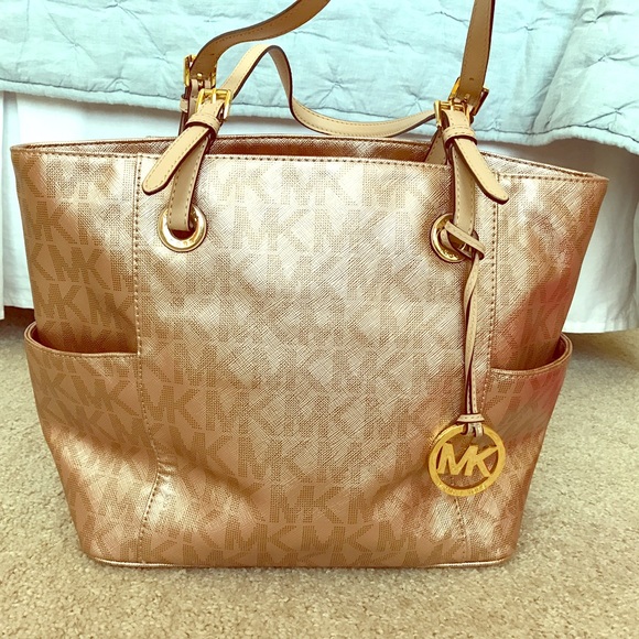 MICHAEL Michael Kors Handbags - Michael Kors Rose Gold Large Tote Bag