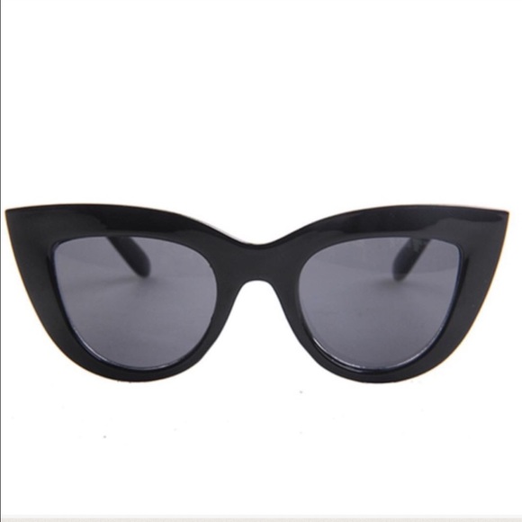 ONLY 1 left!! Olivia Sunglasses NWT - Picture 2 of 8