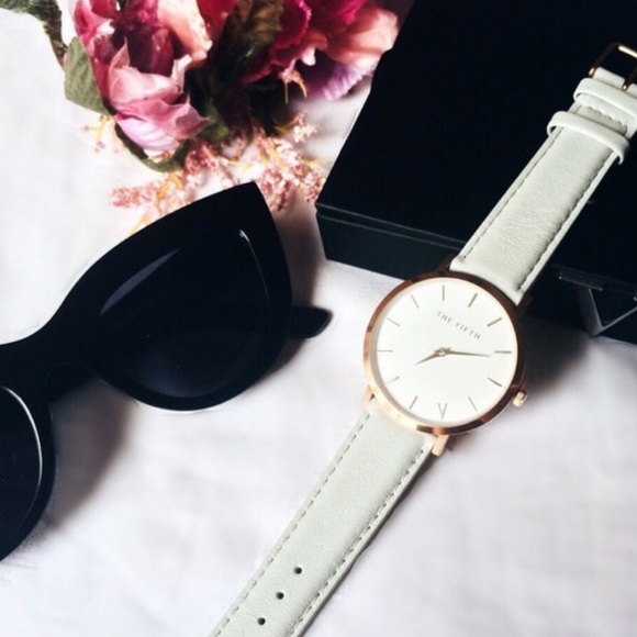 ONLY 1 left!! Olivia Sunglasses NWT - Picture 3 of 8