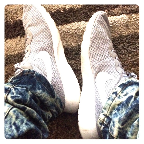 Nike roshes - Picture 1 of 1