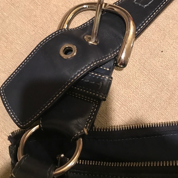 Coach hobo bag well loved and still lots to go - Picture 2 of 4