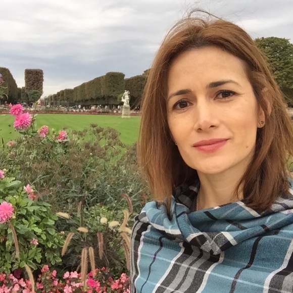 Meet your Posher, Lina
