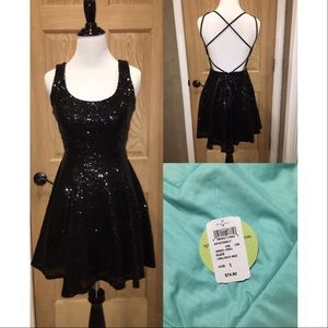 SOLD❗️BRAND NEW WINDSOR DRESS