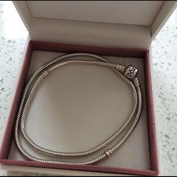 IM LOOKING FOR 18" size