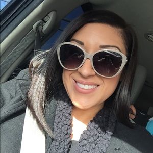 Meet your Posher, Carmen