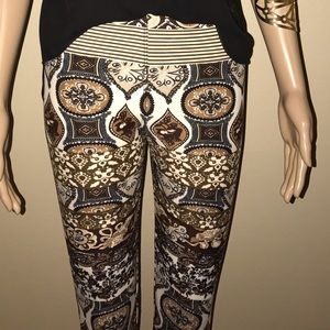 Agnes and Dora leggings.