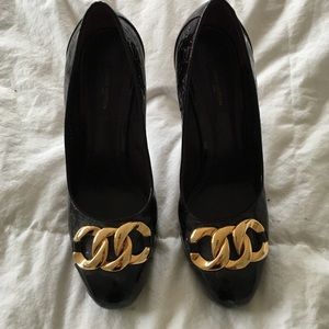 Vintage Louis Vuitton Brown Patent Leather Pumps