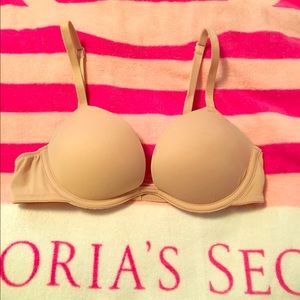 Victoria's Secret Pink wear everywhere push up bra