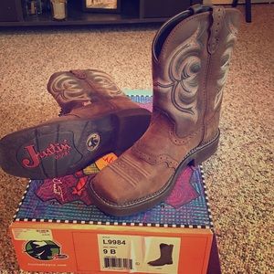 NEW gypsy Justin Boots - already waterproofed