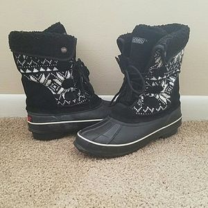 Snow boots
