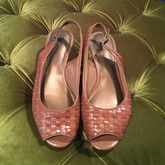 Trotters sling back peep toe wedges - wide fit