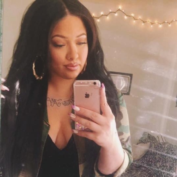 Meet your Posher, Noelle - Picture 1 of 1